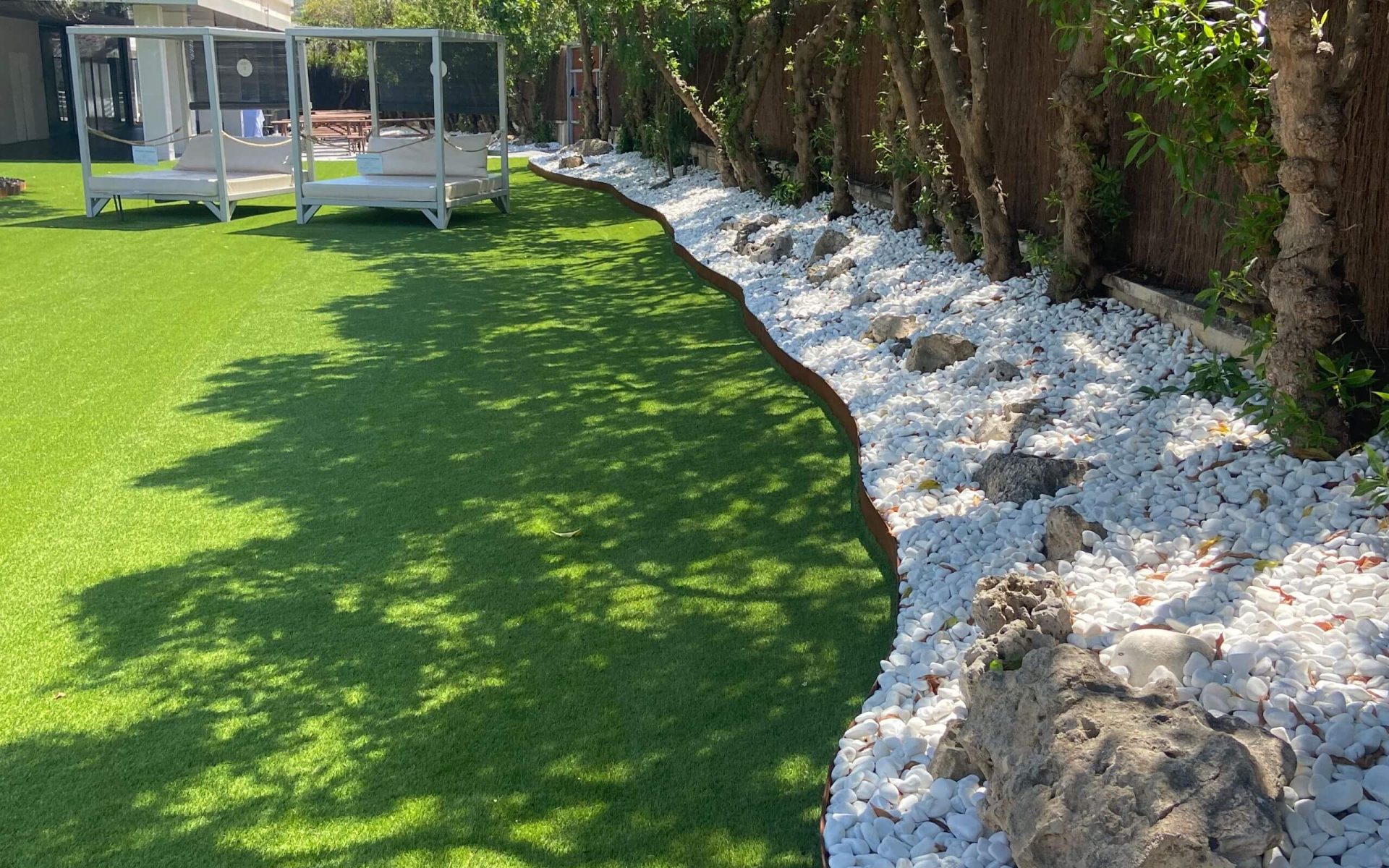 Construcción de jardines en Sitges 3